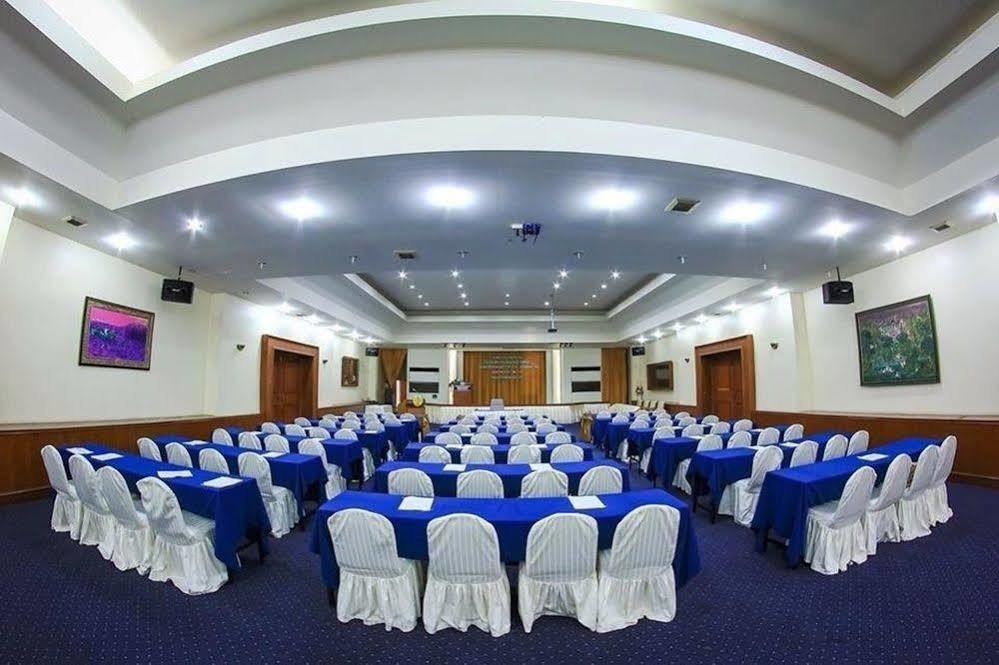 Lopburi Inn Hotel Luaran gambar